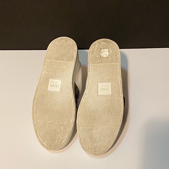 Fendi Signature white leather sneakers - Picture 4 of 8